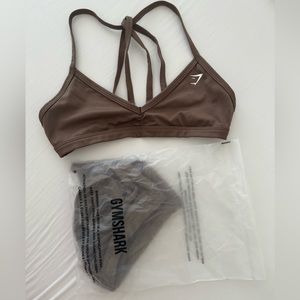 •removable cups
• removable bra straps